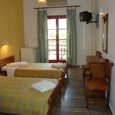 Estia Hotel *