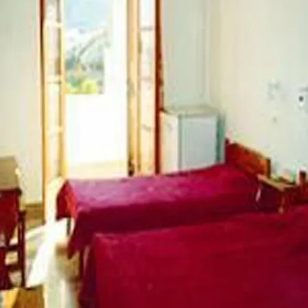 Estia Hotel *