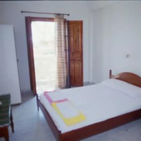 Estia Hotel *